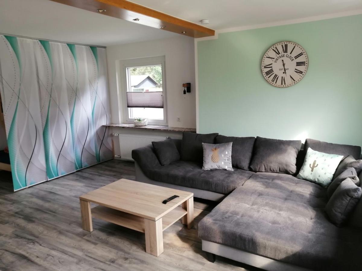 Apartment Am Felsen Zueschen Winterberg Extérieur photo