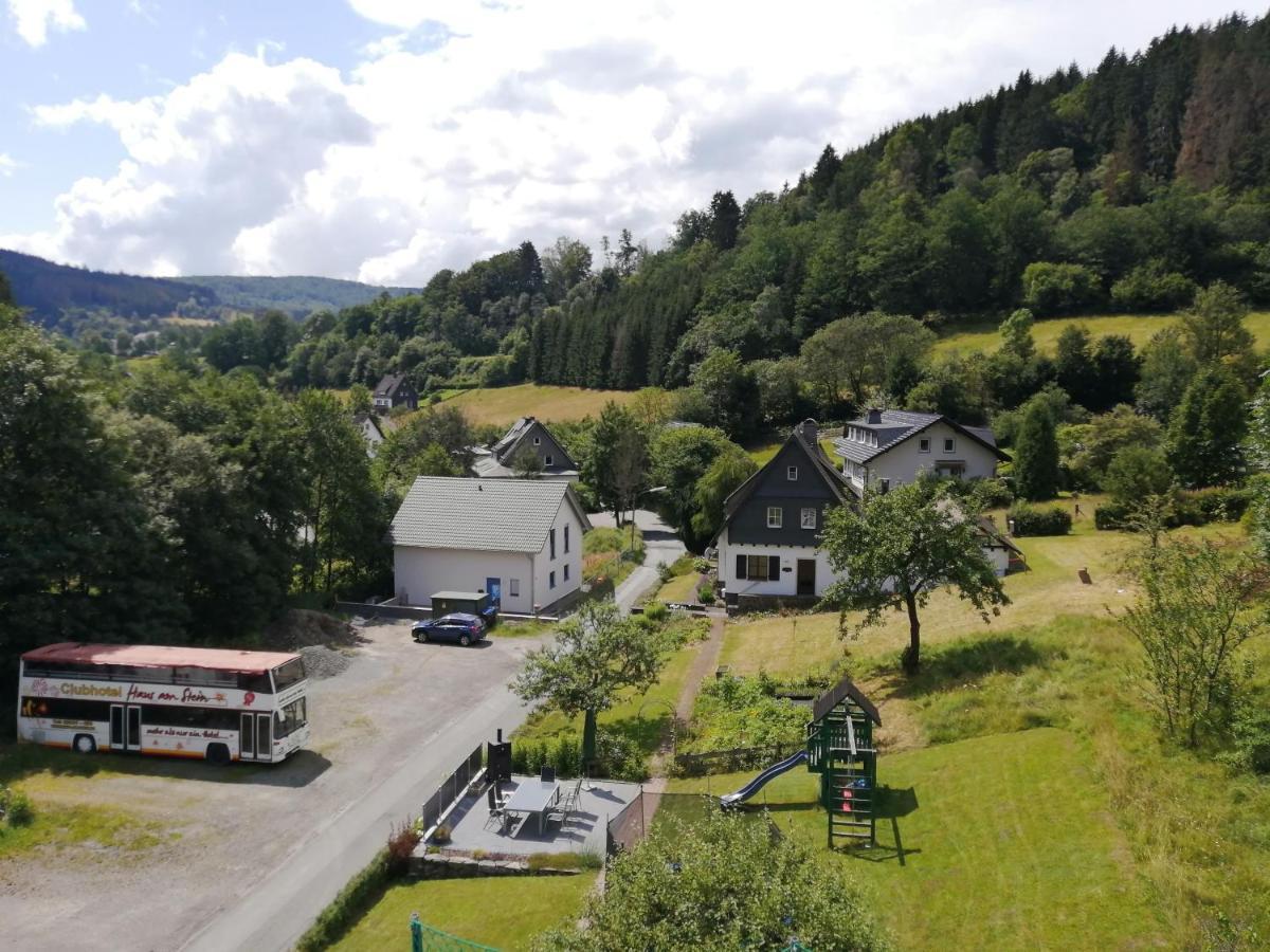 Apartment Am Felsen Zueschen Winterberg Extérieur photo